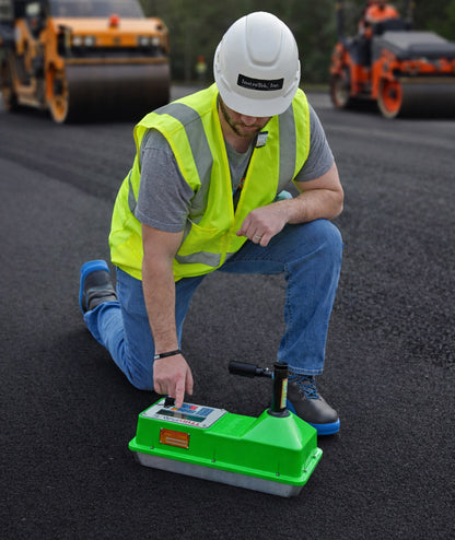 ThinPave™ 5500 Overlay Nuclear Density Gauge